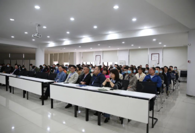 致敬勞模 - “點(diǎn)贊”我心目中的勞模，讓勞模精神發(fā)光！