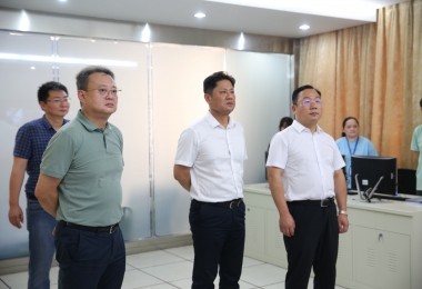 湖南湘江新區(qū)農(nóng)業(yè)農(nóng)村和生態(tài)環(huán)境局領(lǐng)導(dǎo)一行考察華時(shí)捷科技機(jī)動(dòng)車(chē)尾氣污染遙感監(jiān)測(cè)項(xiàng)目